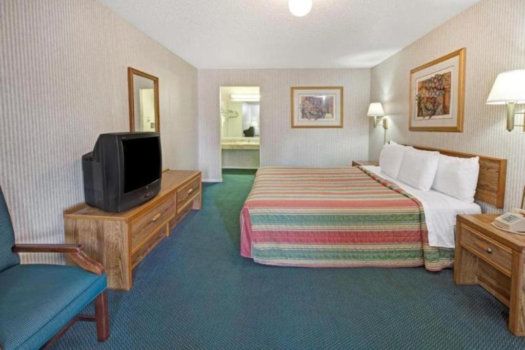 Knights Inn South Houston Tx Bagian luar foto