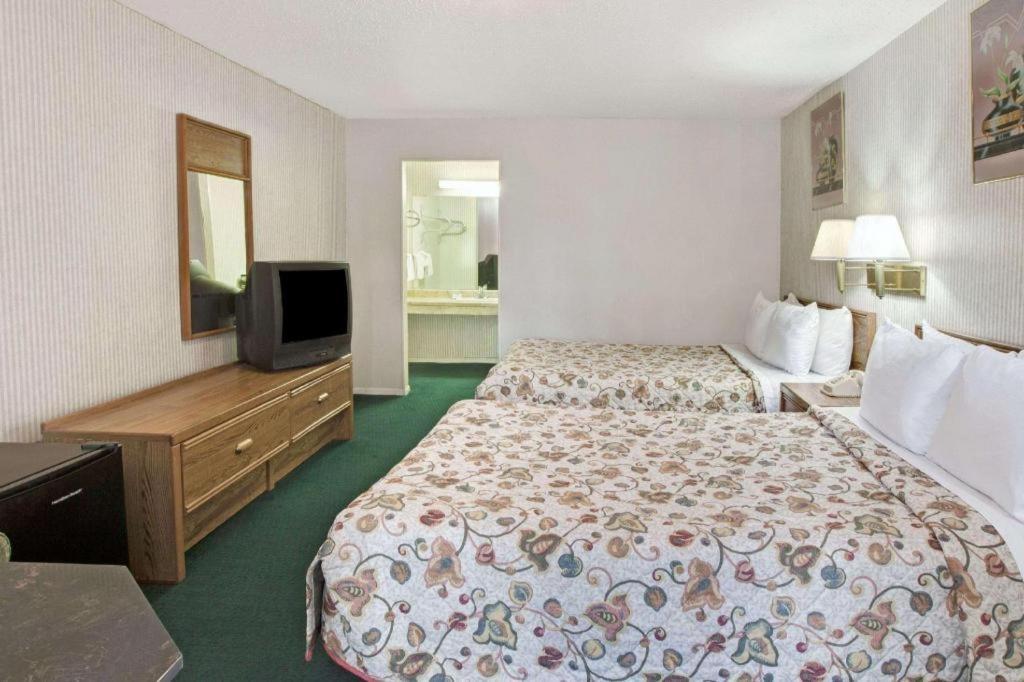 Knights Inn South Houston Tx Bagian luar foto