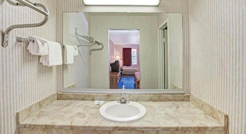 Knights Inn South Houston Tx Bagian luar foto
