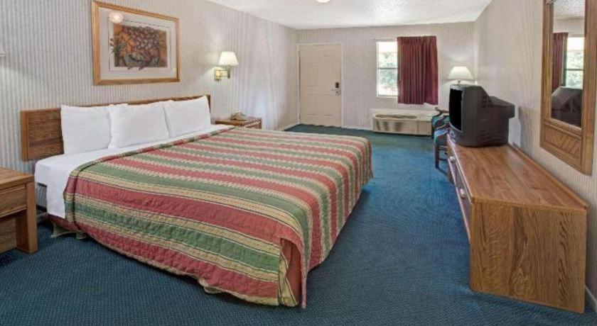 Knights Inn South Houston Tx Bagian luar foto