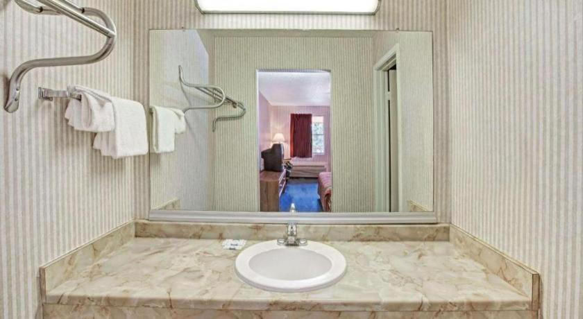 Knights Inn South Houston Tx Bagian luar foto